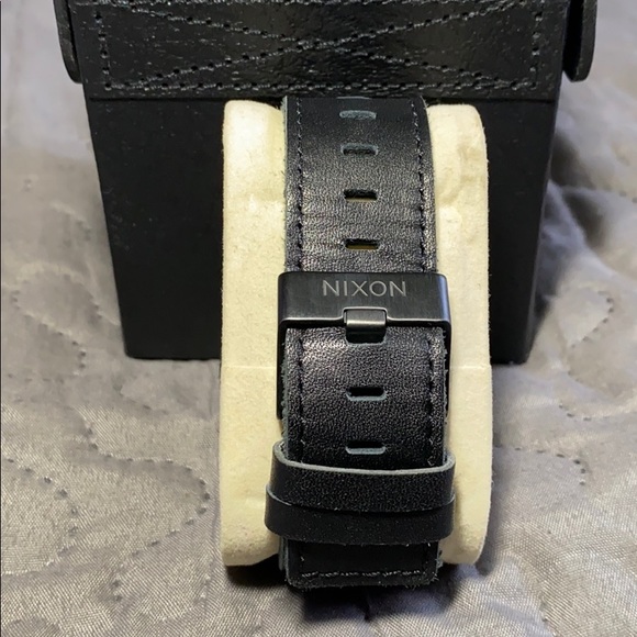 Nixon Corporal Watch - Picture 2 of 6